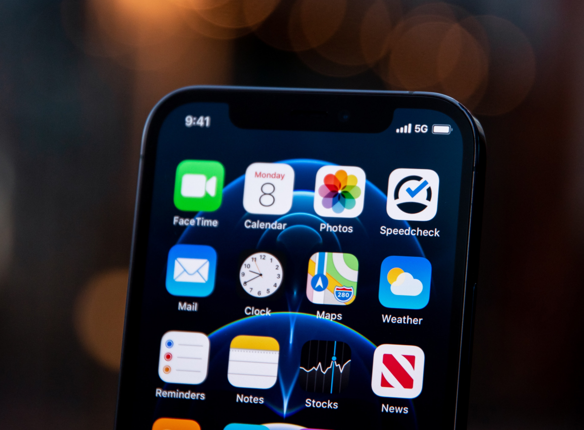 安义苹果手机维修分享为什么 iPhone 12 在冬季会自动关机 