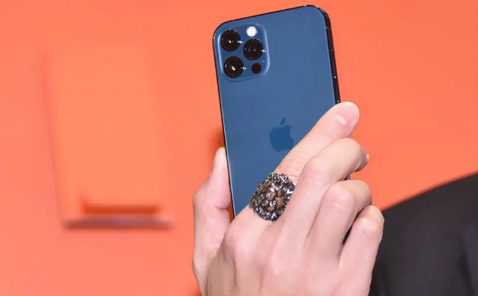 安义苹果手机维修分享iPhone12系列重启方法教程 
